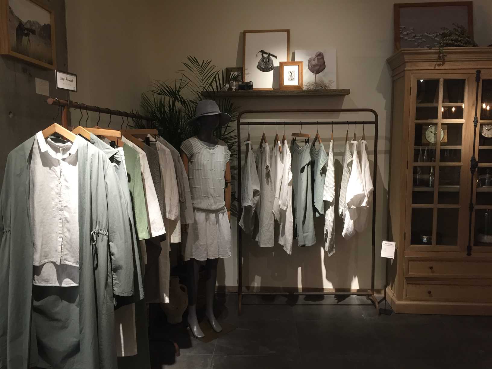 平顶山分店:平顶山丹尼斯百货女装店