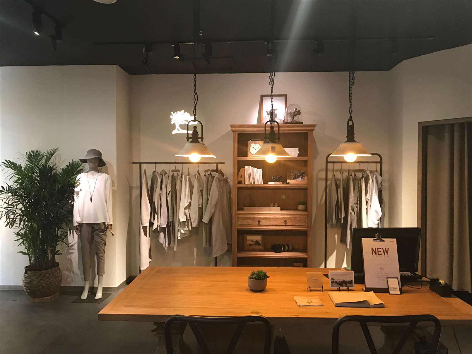 长治分店:山西长治东方鸟女装店