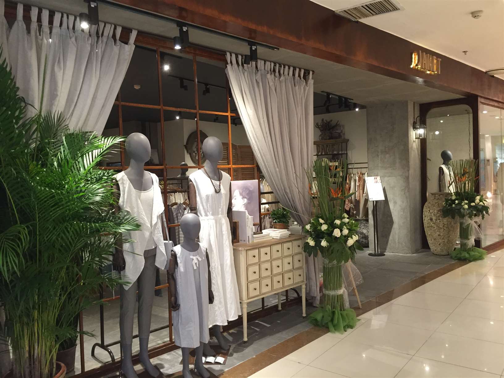长春分店:长春欧亚新发奥特莱斯女装店