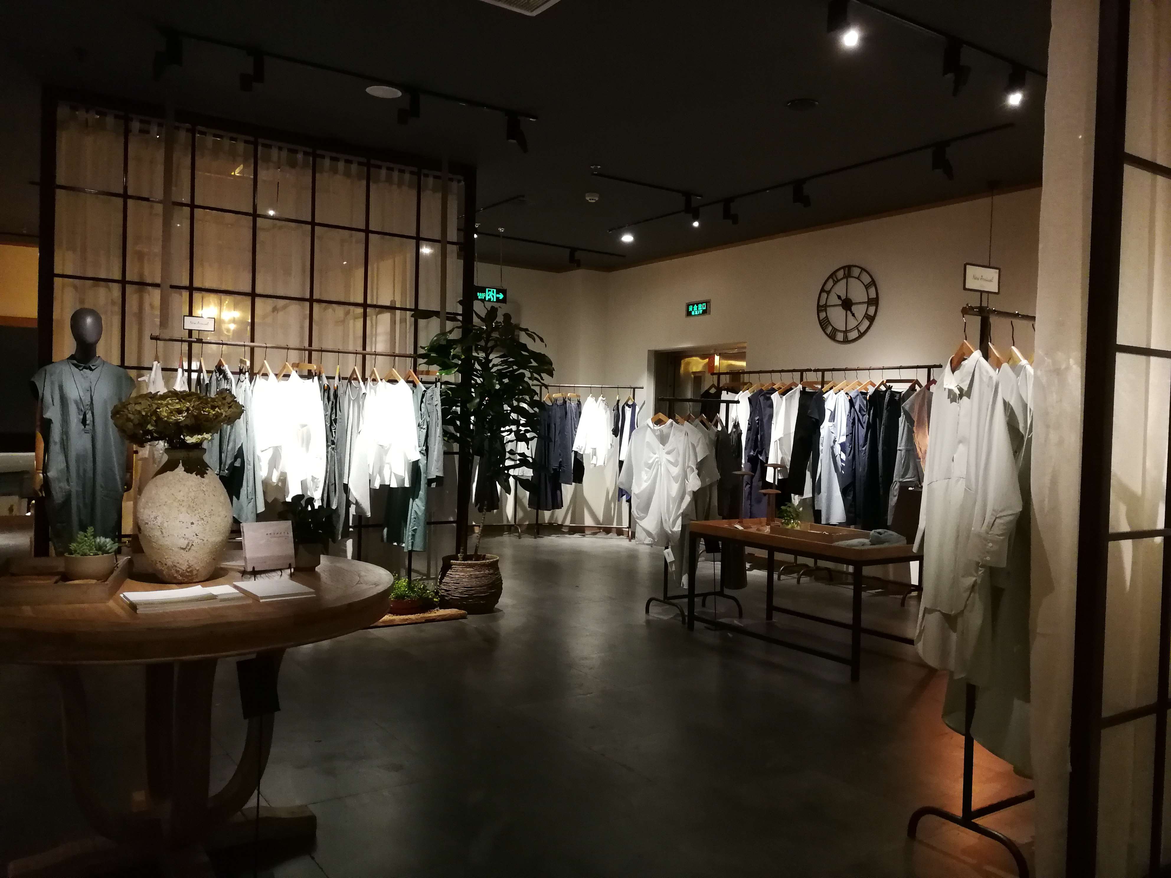 吉林分店:吉林欧亚商都城市奥特莱斯女装店